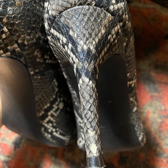 Steve Madden KINGA Boot